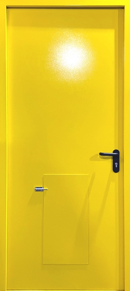 Внутренняя сторона Металлическая дверь с передаточным лотком