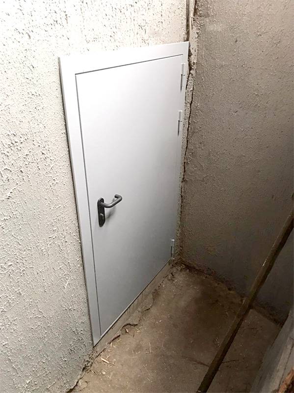 Дверь в подвал МКД (ул. 3-я Фрунзенская) Дверь в подвал МКД (ул. 3-я Фрунзенская)