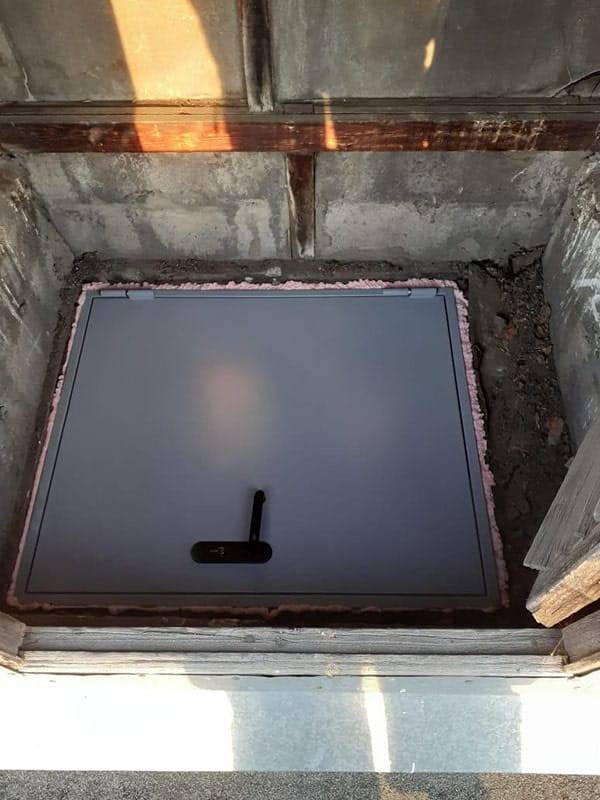 Напольный люк