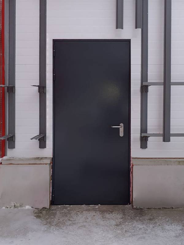 Одностворчатая дверь (г. Бежецк) Одностворчатая дверь (г. Бежецк)