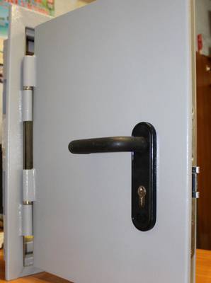 Дверца огнестойкого люка Дверца огнестойкого люка