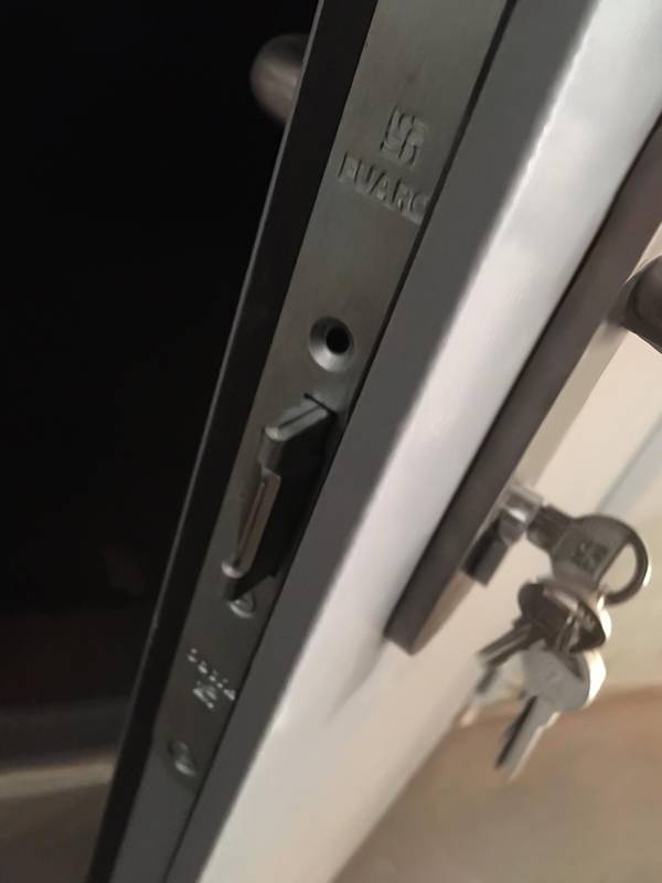 Пожаростойкий замок Fuaro (пожарное депо) Пожаростойкий замок Fuaro (пожарное депо)