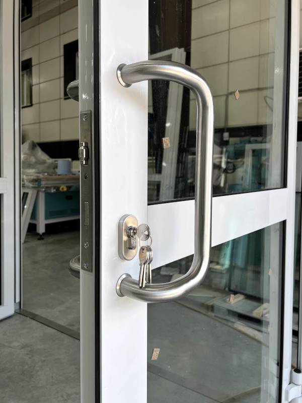 Ручка-скоба (хром) Ручка-скоба (хром)