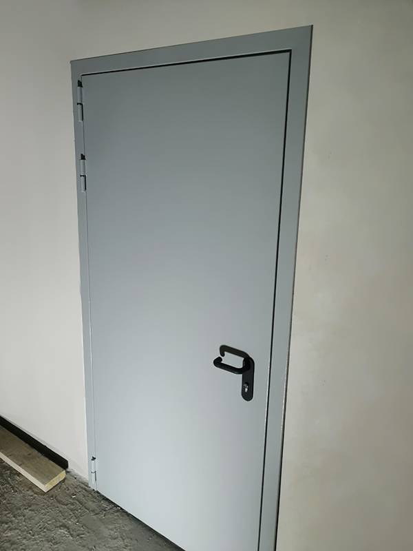 Серая огнестойкая дверь (г. Фрязино) Серая огнестойкая дверь (г. Фрязино)