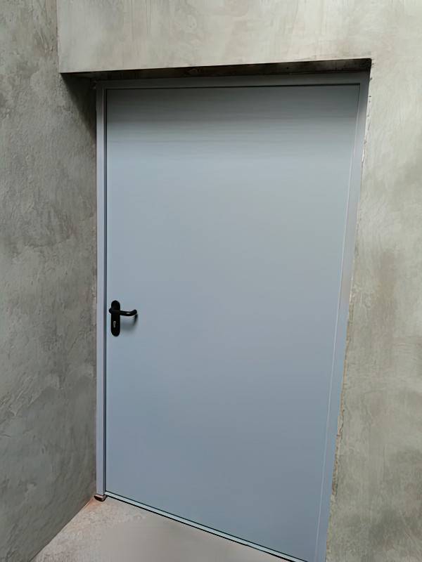 Внутренняя сторона пожаростойкой двери (Пятницкое шоссе, вл2) Внутренняя сторона пожаростойкой двери (Пятницкое шоссе, вл2)