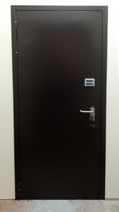 Дверь с кодовым замком, фото спереди Дверь с кодовым замком, фото спереди