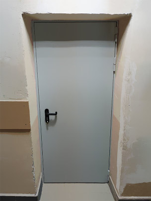 Огнезащитная дверь, фото снаружи Огнезащитная дверь, фото снаружи