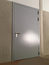 Противопожарная дверь, фото снаружи Противопожарная дверь, фото снаружи