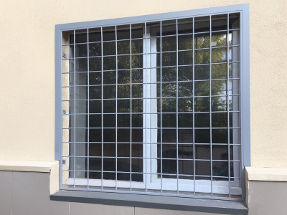 Сварная решетка для пожарного депо Сварная решетка для пожарного депо